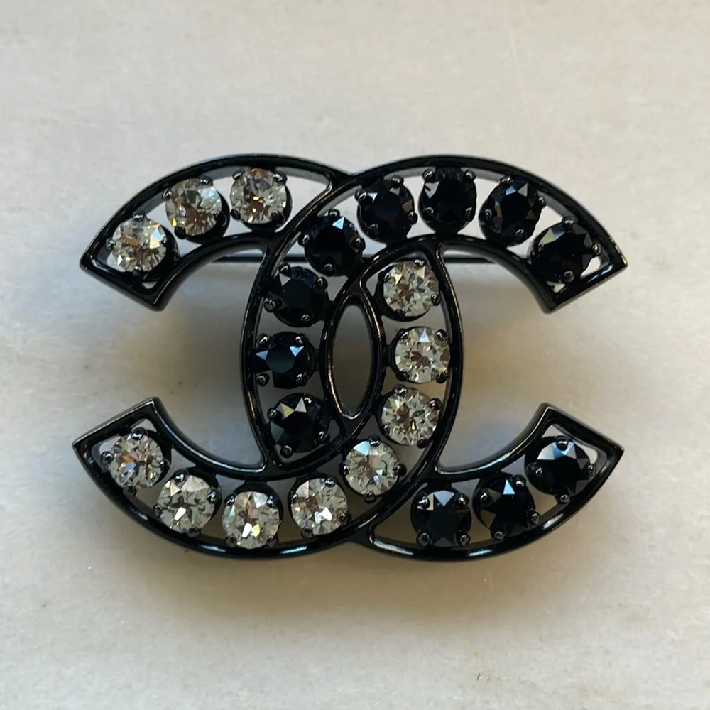 Interlocking Chanel Brooch / Pin, Black & Crystal, comes with pouch and box